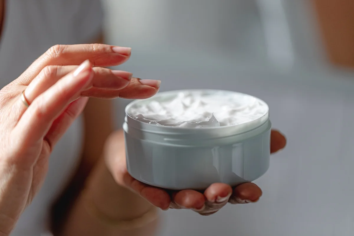 Uso de cremes específicos para prevenção de estrias reduz a aparição das marcas Uso de cremes específicos para prevenção de estrias reduz a aparição das marcas