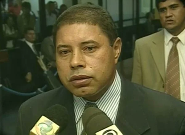 Ex-deputado Carlos Xavier, acusado de mandar matar jovem, tem júri adiado