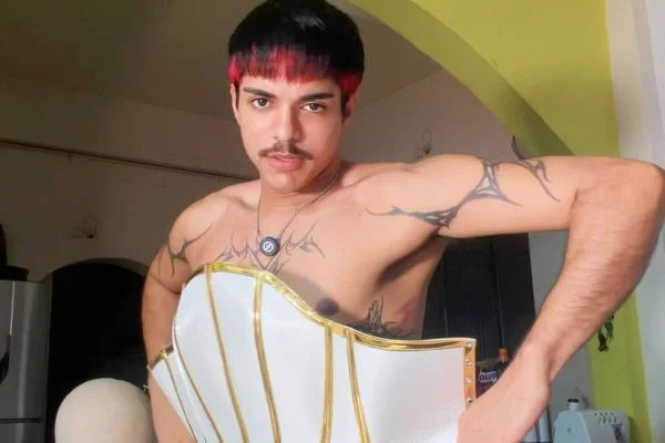 Influenciador diz que vai processar perfis após vazamento de fotos íntimas - destaque galeria Influenciador diz que vai processar perfis após vazamento de fotos íntimas - destaque galeria