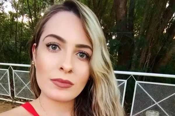 Suspeito de matar jovem em Bariri nega crime e chora em audiência