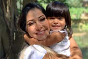 Maíra Cardi e Sophia.