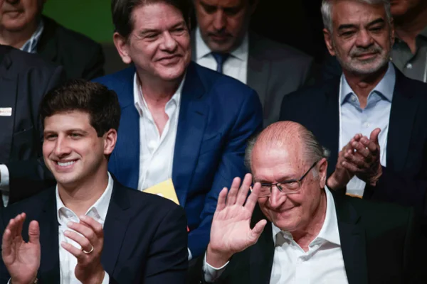 Alckmin é oficializado como vice na chapa de Lula em convenção do PSB - destaque galeria