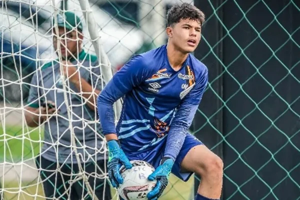 Filho de Eliza Samúdio fala pela primeira vez sobre relação com o pai