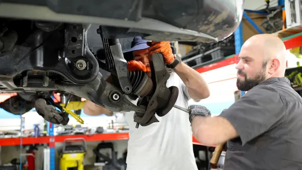 Setor automotivo movimenta US$ 40 bilhões ao ano com desmonte legal