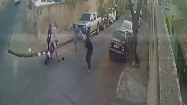 imagem colorida bandidos levam voadora mg