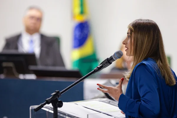 Advogada-Geral do Senado Federal, Gabrielle Tatith Pereira, representa o presidente da Casa, Davi Alcolumbre