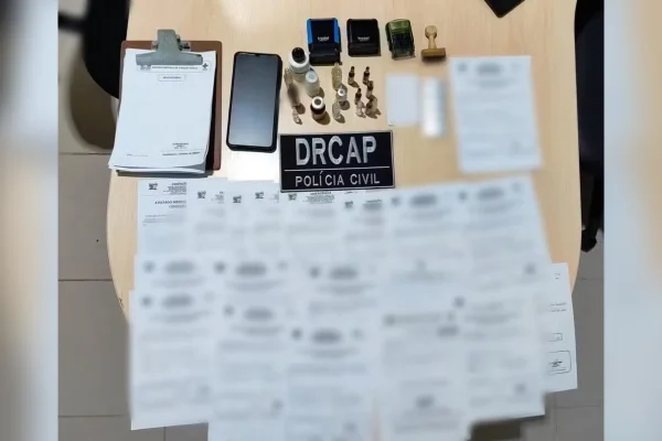 Fábrica de atestados: homem é preso por vender documento falso a R$ 40