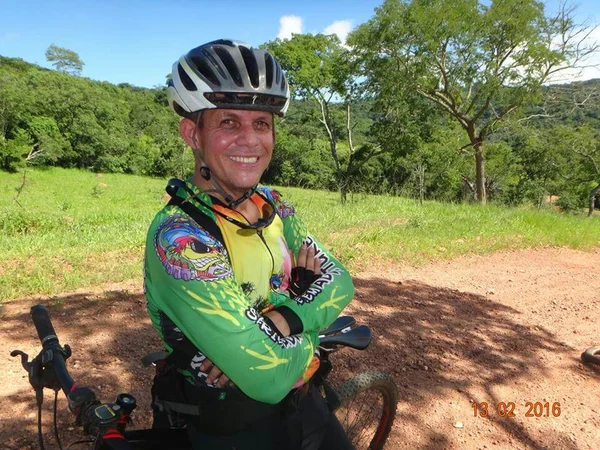Professor com doença rara busca apoio para pedalar até Belém