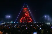 Luz, fogos e espetáculo: Alok leva multidão ao aniversário de Brasília - imagem 6 Luz, fogos e espetáculo: Alok leva multidão ao aniversário de Brasília - imagem 6
