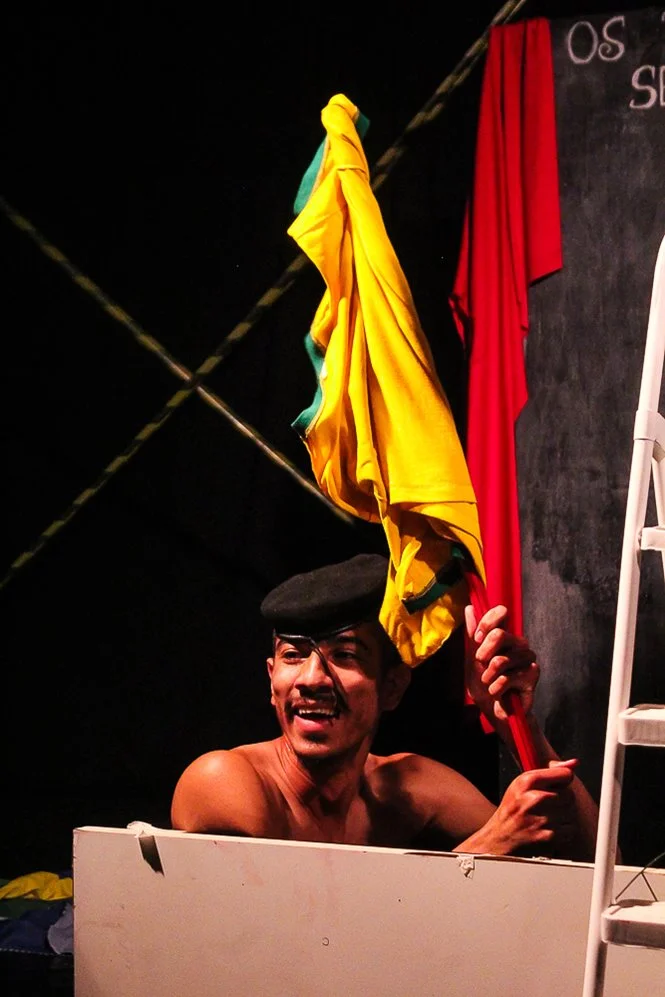 Peça sobre homofobia e opressão lota teatro e arranca aplausos na UnB - imagem 25 Peça sobre homofobia e opressão lota teatro e arranca aplausos na UnB - imagem 25