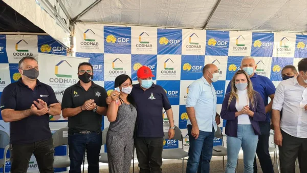 Ibaneis Rocha entrega unidades habitacionais no Sol Nascente