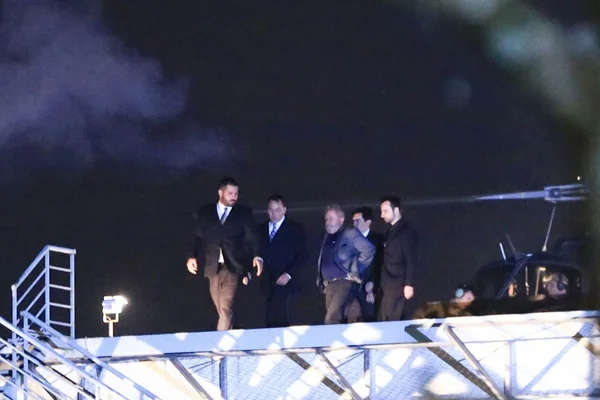 Em voo para prisão, Lula é chamado de “lixo”. FAB confirma áudio. Ouça