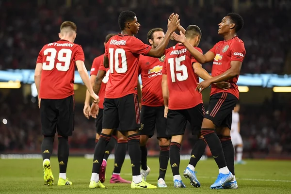 United vence Milan nos pênaltis em último amistoso antes da Premier