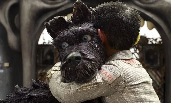 Crítica: Ilha dos Cachorros mostra revolução canina em mundo distópico