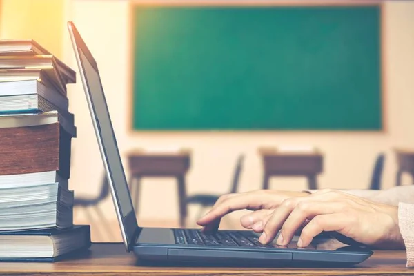 Os professores inesquecíveis e suas letras, palavras, frases