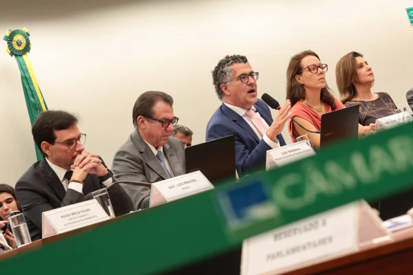 PEC da 6×1: Comissão da Câmara retoma votação nesta 4ª. Entenda rito