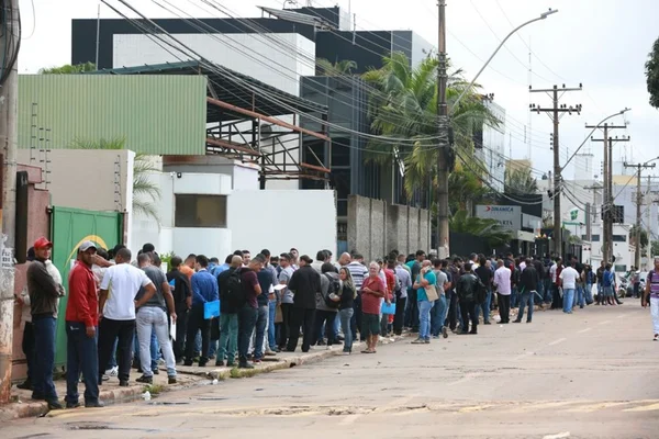 Empresa da família Pedrosa abre seleção para vagas inexistentes