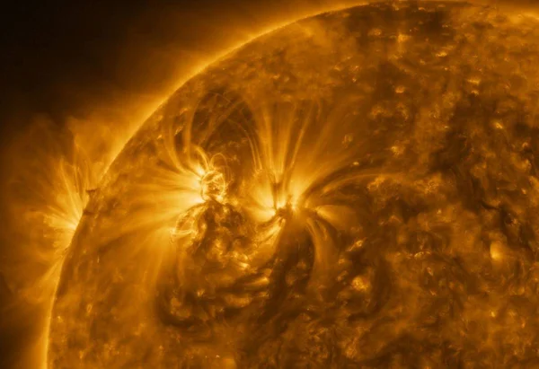 Mega foto do Sol mostra forma humana