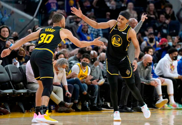Golden State derrotou o Philadelphia 76ers