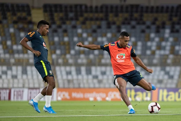 Em 1º treino com grupo completo, Tite não dá pistas da escalação