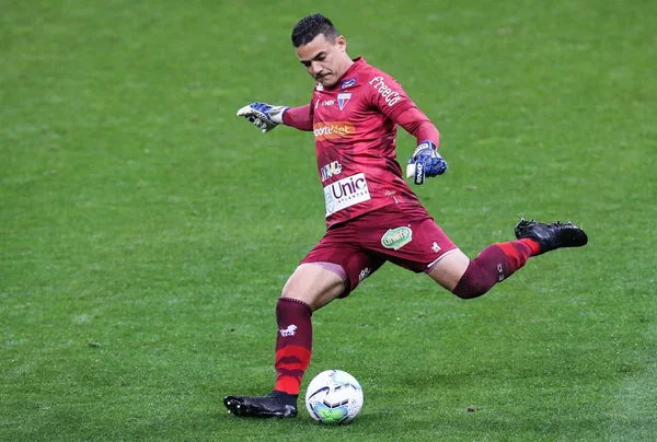 Ex-Fortaleza, goleiro Felipe Alves chega ao São Paulo por empréstimo