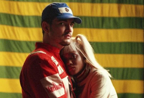 Ayrton Senna e Xuxa em clipe de Jão
