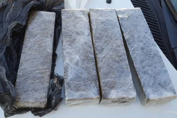 Motorista de aplicativo é preso por distribuir drogas em Goiás