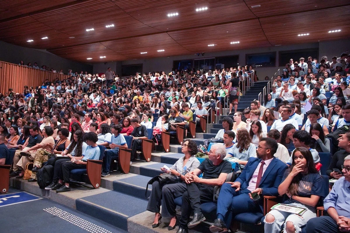 Bolsa Integral para Direito na ESMPDFT: Oportunidade para Alunos da Rede Pública