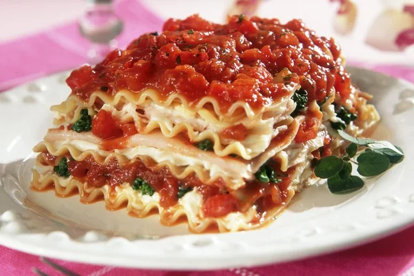 lasanha com brócolis e tomate