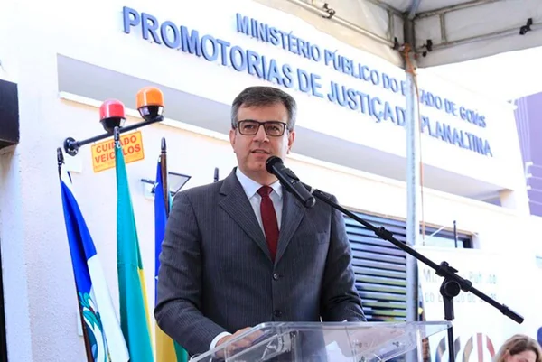 Chefe do MPGO fala em “interesses inconfessáveis” e antecessor reage