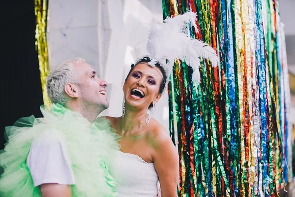 Vanessa Lemos e Marcus Barozzi armam feijoada de Carnaval no Piantella
