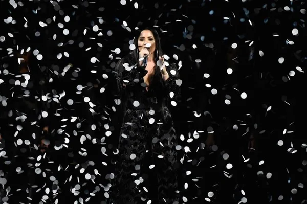 Demi Lovato está estável após ser internada por overdose, diz revista