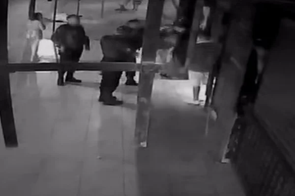 Abordagem policial - Metrópoles