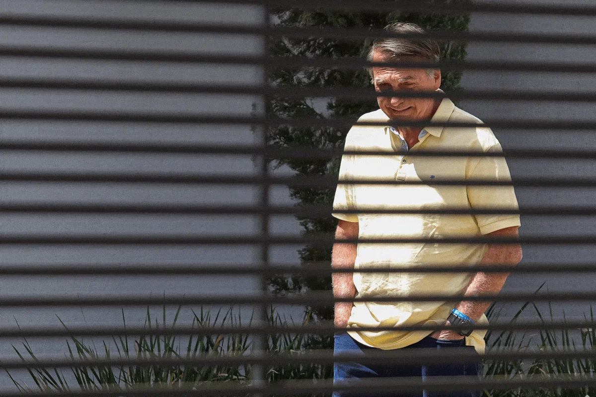 Visitas, saúde e arma: o balanço dos quase 90 dias de Bolsonaro em casa