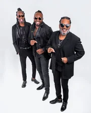 Nesta segunda-feira (27/7), Nenê fez um comentário no Instagram da banda afirmando que, em breve, estará de volta