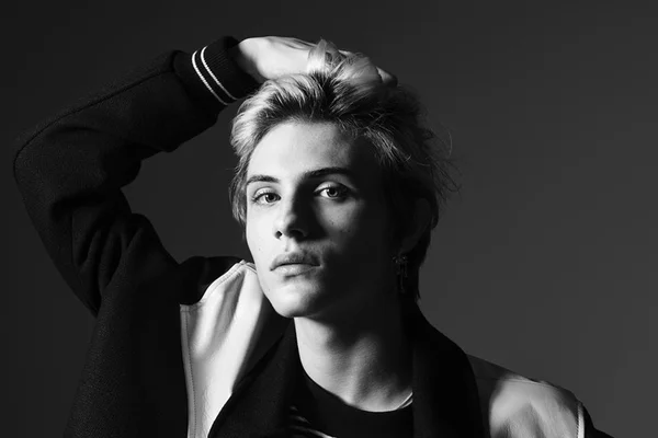 Astro do TikTok é o novo rosto de campanha da Celine