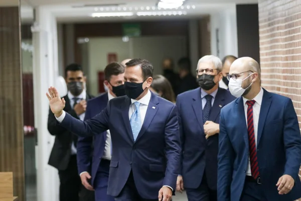 Doria visita o Metrópoles