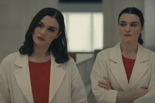 Rachel Weisz vive as gêmeas Elliot e Beverly Mantle em Dead Ringers