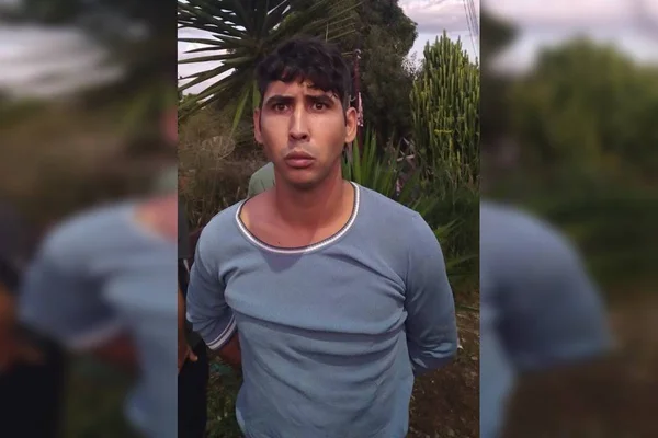 Homem mata ex-patrão a facadas após beber sêmen da vítima “sem saber”