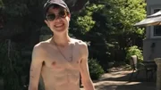 Recentemente, Elliot Page posou sem camisa pela primeira vez após a mastectomia