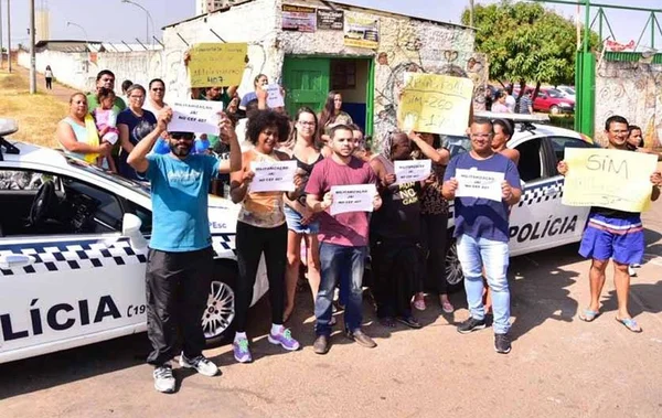 Grupo de pais e alunos pede gestão compartilhada com PM no CEF 407