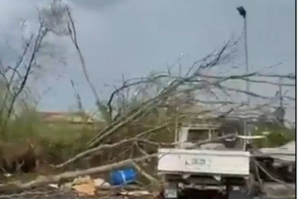 Qué barbaridad, el tornado ha destruido el pueblo de Pomas (Francia). pic.twitter.com/lJDo82vZ9L— SamuRivas (@samurivas_meteo) August 24, 2026