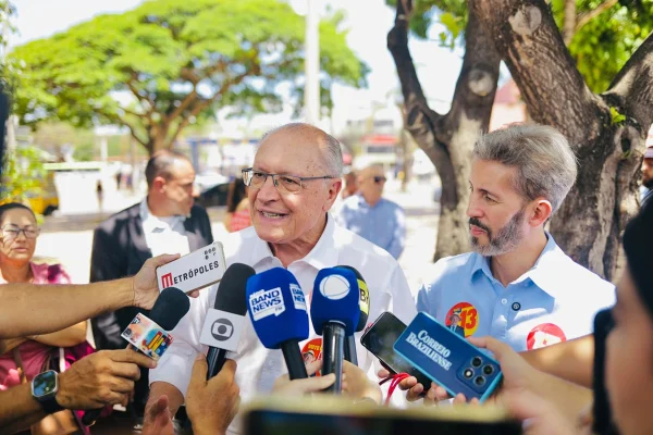 “Governo Lula fará reforma no Judiciário”, diz Alckmin em feira do DF