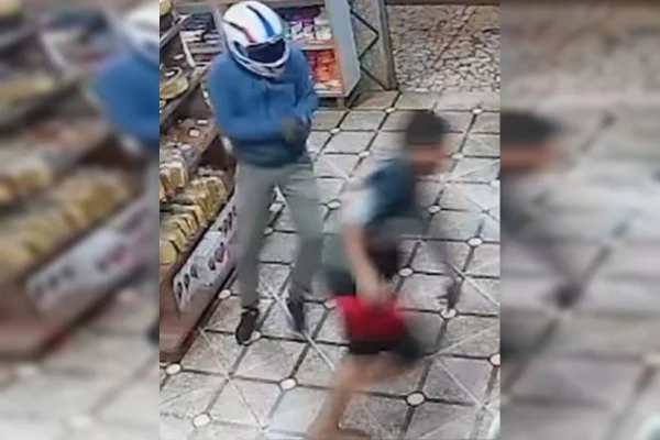 Homem é morto com ao menos cinco tiros por assassino em padaria