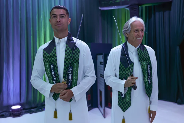 Foto colorida de Cristiano Ronaldo e Jorge Jesus - Metrópoles