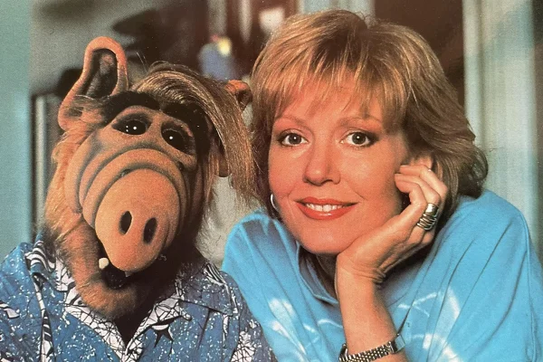 Anne Schedeen nos bastidores de Alf: O ETeimoso - Metrópoles