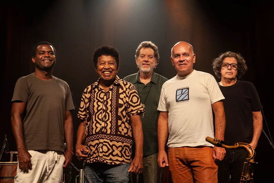Os músicos de percussão do projeto Quadrilátero Os músicos de percussão do projeto Quadrilátero