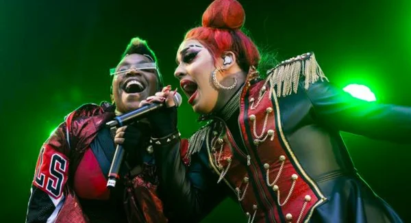 Gloria Groove e Karol Konká
