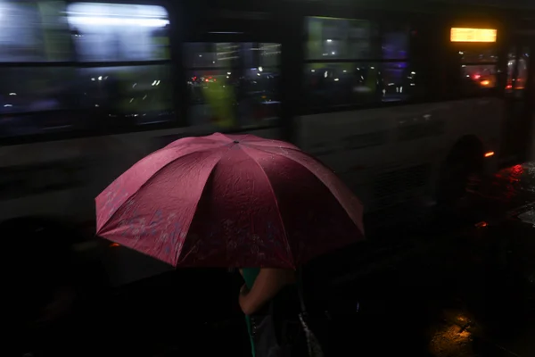 Alerta: sistema meteorológico provocará fortes temporais. Saiba locais