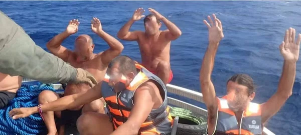 imagem colorida brasileiros presos narcossubmarino